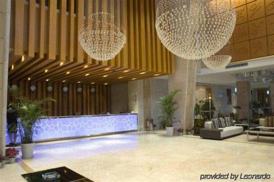 Sprot-Life Garden Hotel Vuhan İç mekan fotoğraf